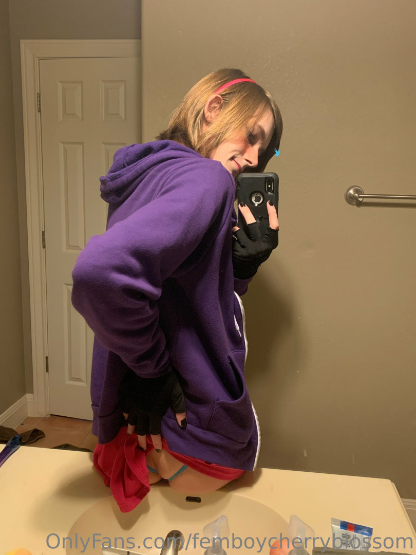 Photo by femboycherryblossom published on January 15,2024 10:30:45 - BestThots