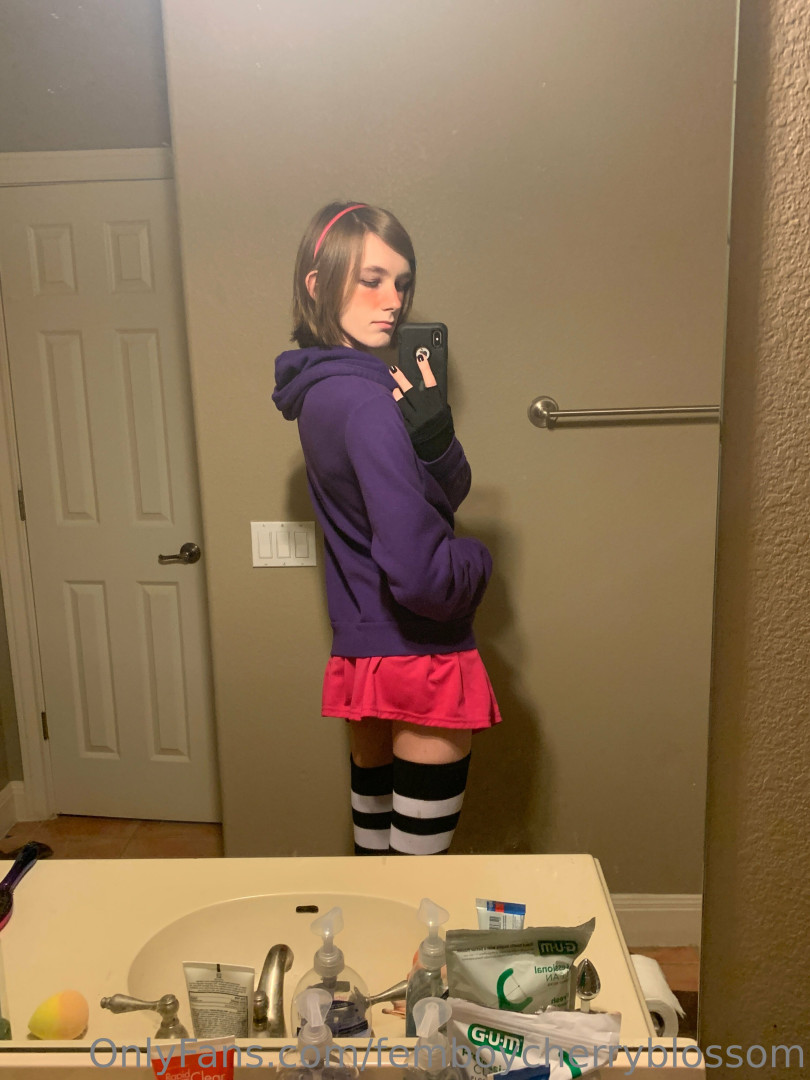 Photo by femboycherryblossom published on January 15,2024 10:30:49 - BestThots