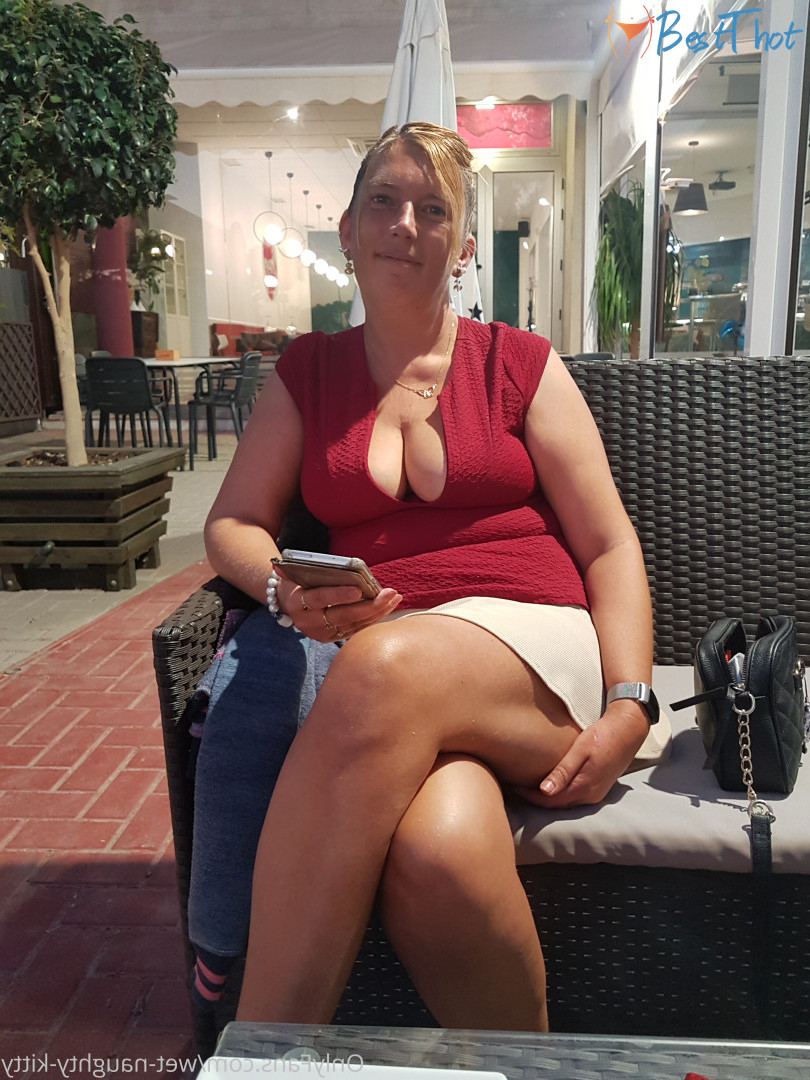 Photo by wet-naughty-kitty published on December 30,2024 20:16:09 - BestThots