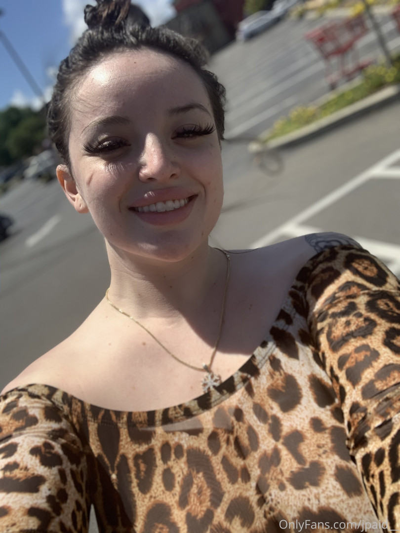 Photo by alexawoods69 published on October 16,2023 19:45:50 - BestThots