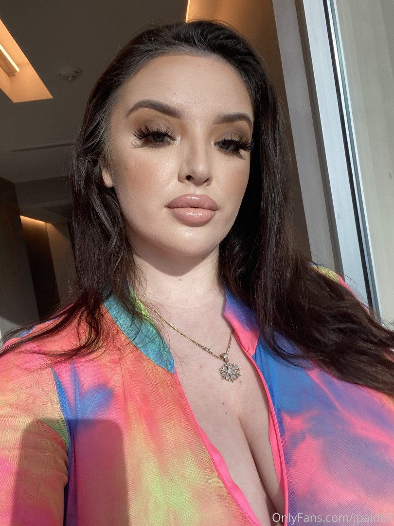 Photo by alexawoods69 published on October 16,2023 19:55:51 - BestThots