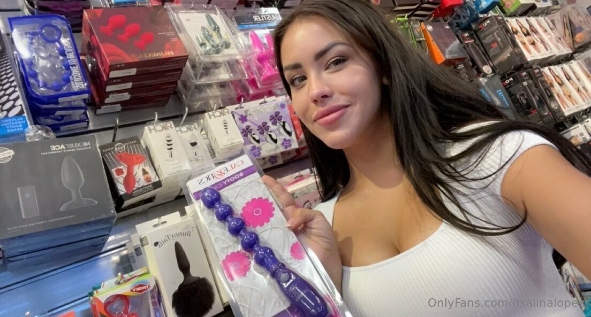 Photo by itsalinalopez published on August 31,2023 06:41:10 - BestThots