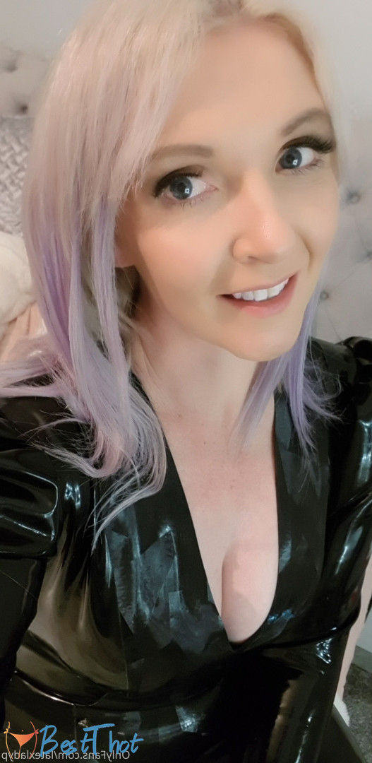 Photo by latexladyp published on December 16,2024 16:05:12 - BestThots