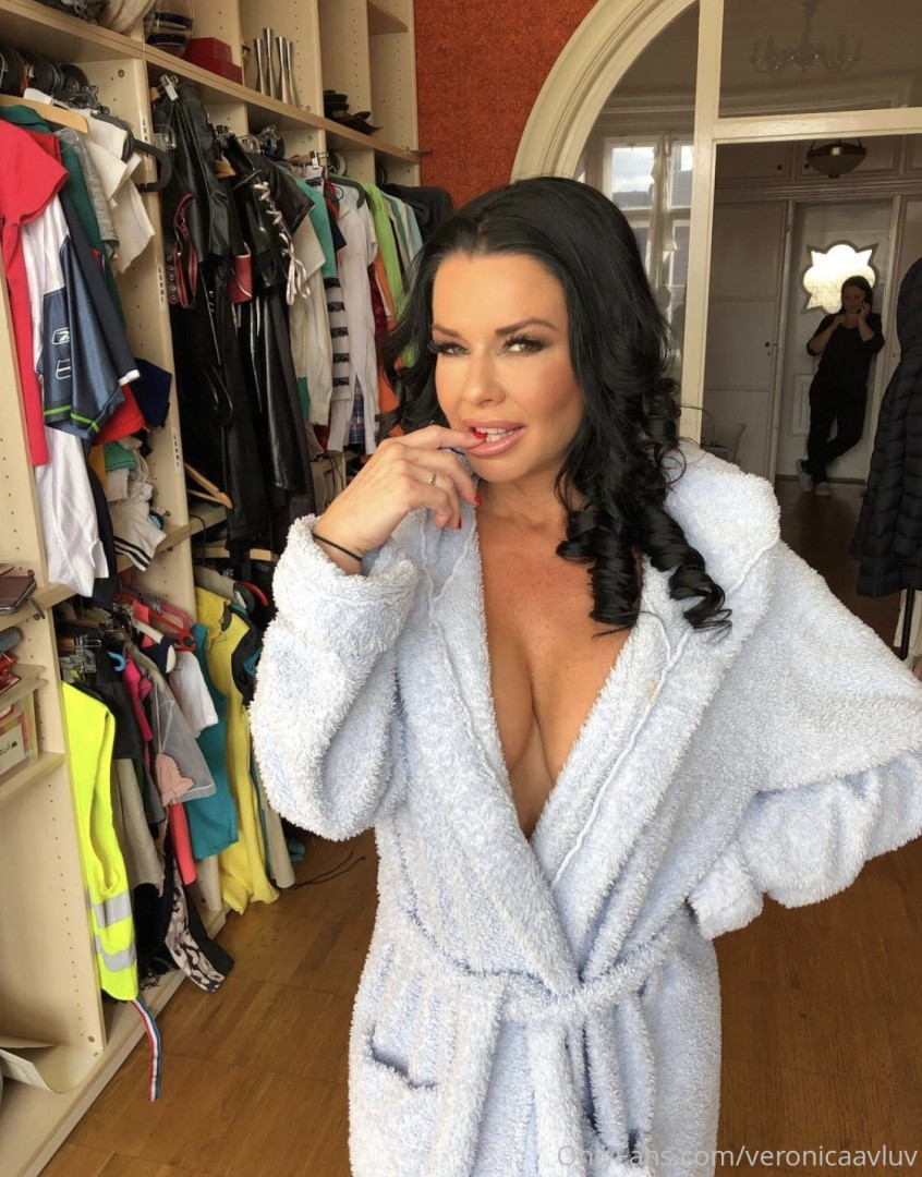 Photo by veronicaavluv published on July 1,2023 07:52:34 - BestThots