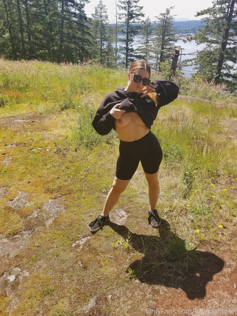 Photo by bbjademoon published on October 16,2023 06:15:09 - BestThots
