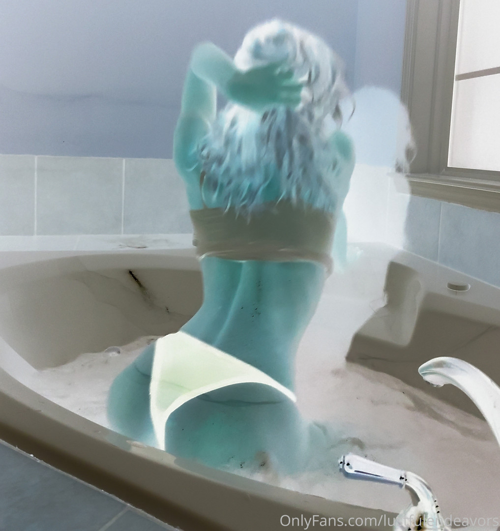 Photo by lustfulendeavors published on October 12,2023 13:58:18 - BestThots