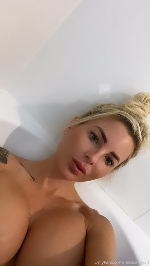 Photo by jessicakes33 published on August 30,2023 15:20:02 - BestThots