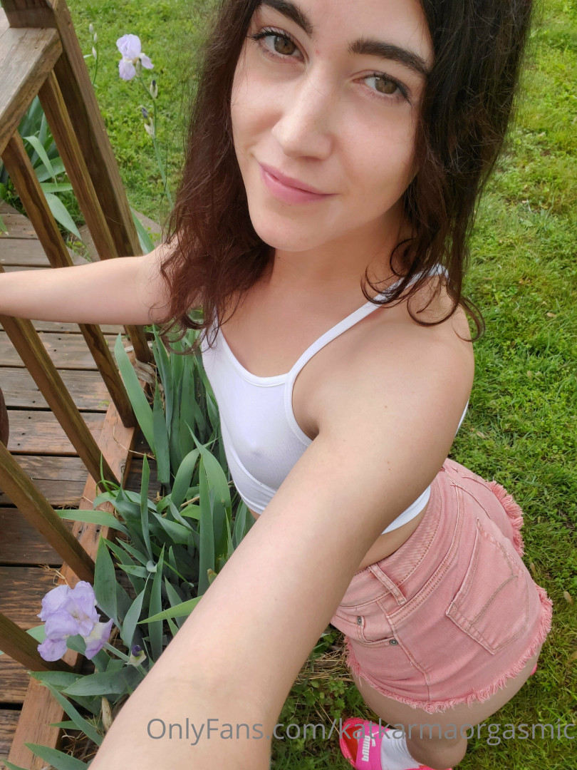 Photo by katkarmaorgasmic published on August 5,2023 23:54:47 - BestThots