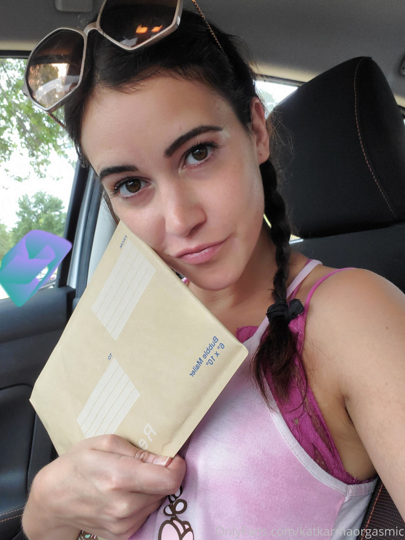 Photo by katkarmaorgasmic published on August 5,2023 23:59:54 - BestThots