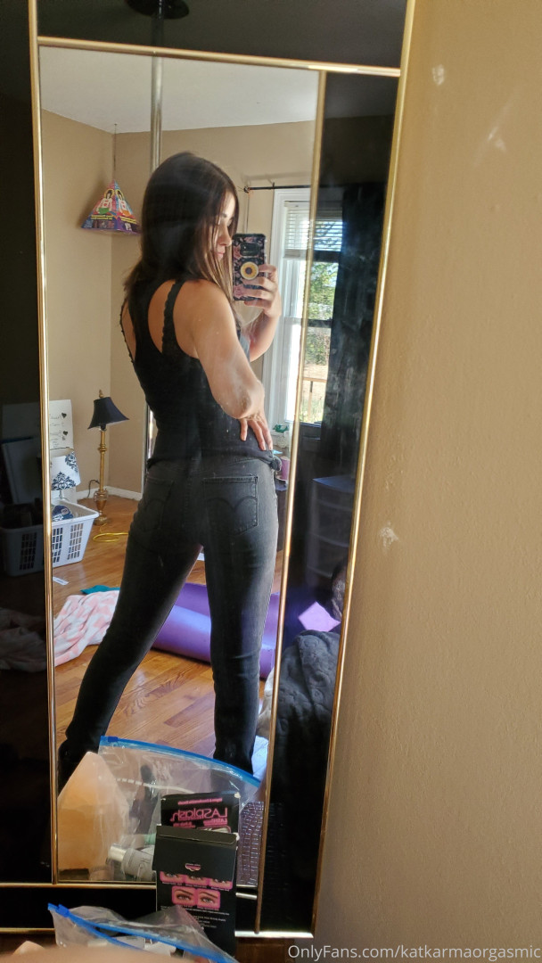 Photo by katkarmaorgasmic published on August 6,2023 00:01:46 - BestThots