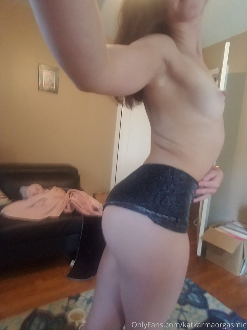 Photo by katkarmaorgasmic published on August 6,2023 00:28:23 - BestThots