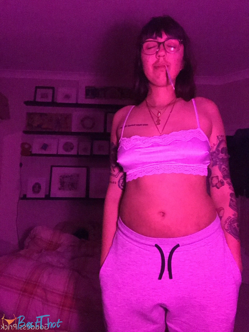 Photo by goddessprick published on December 18,2024 14:07:55 - BestThots