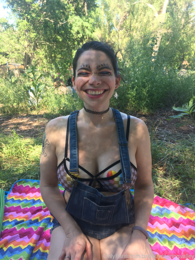Photo by brooklynspringvalley published on October 17,2023 04:00:20 - BestThots