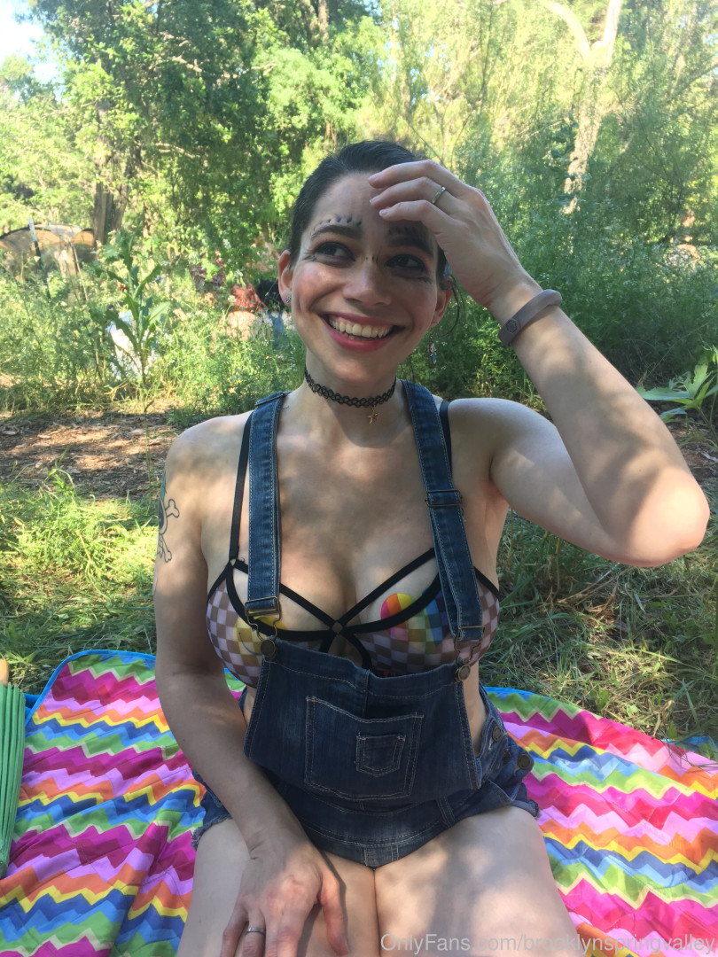 Photo by brooklynspringvalley published on October 17,2023 04:00:24 - BestThots