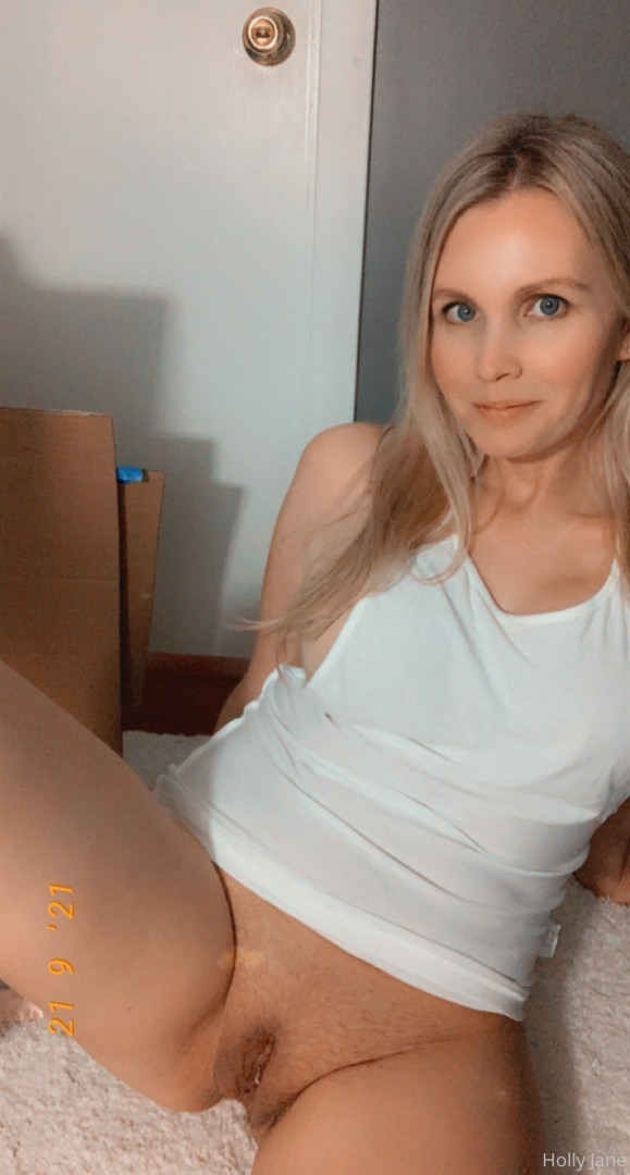 Photo by hollyjaneloves69 published on October 16,2023 17:50:32 - BestThots