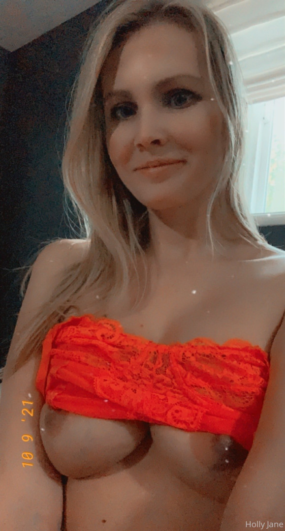 Photo by hollyjaneloves69 published on October 16,2023 18:02:53 - BestThots