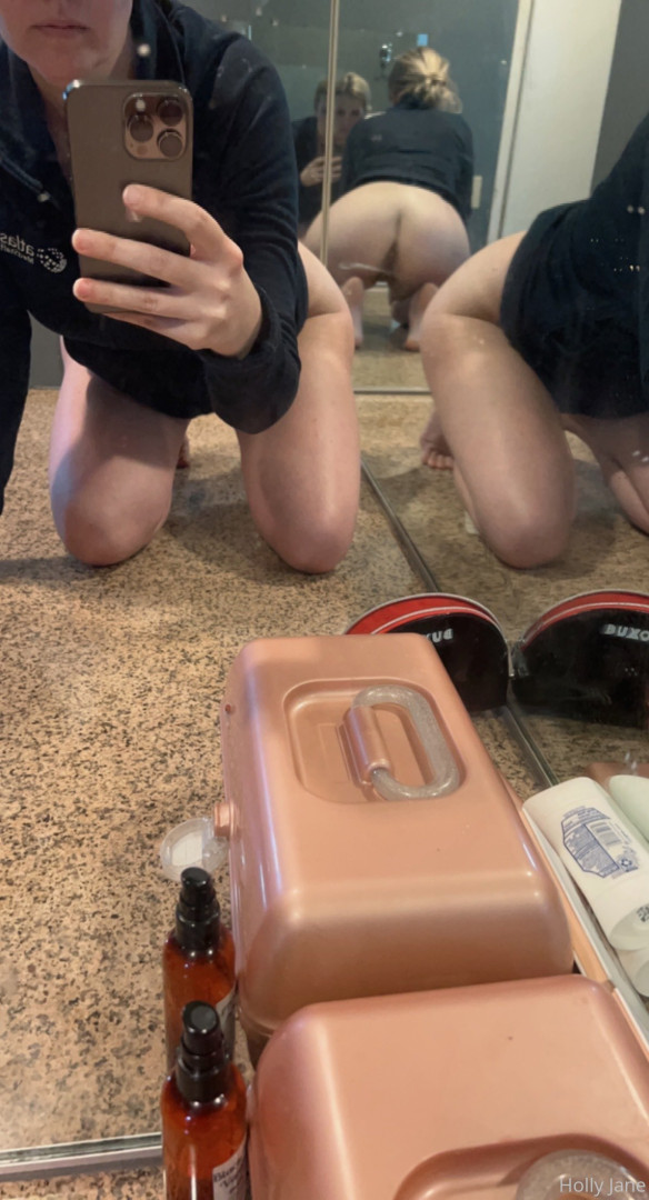 Photo by hollyjaneloves69 published on October 16,2023 18:07:34 - BestThots