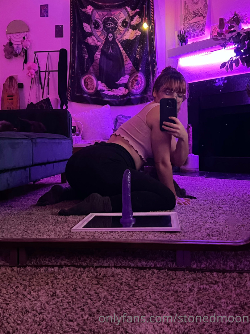 Photo by stonedmoon published on October 11,2023 09:32:40 - BestThots