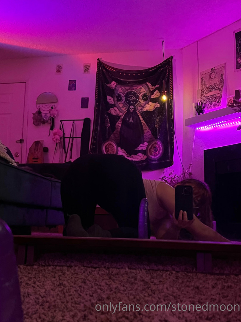 Photo by stonedmoon published on October 11,2023 12:00:13 - BestThots