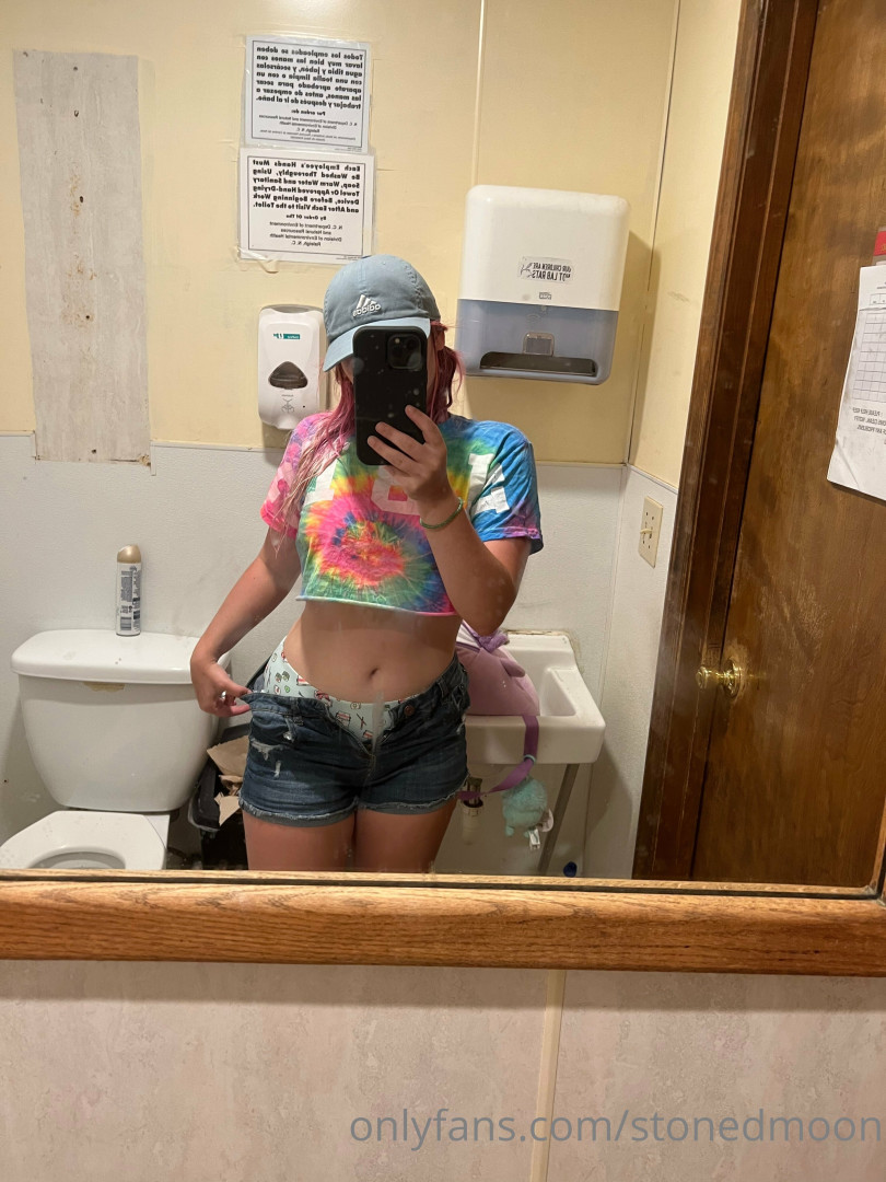 Photo by stonedmoon published on October 11,2023 14:00:36 - BestThots