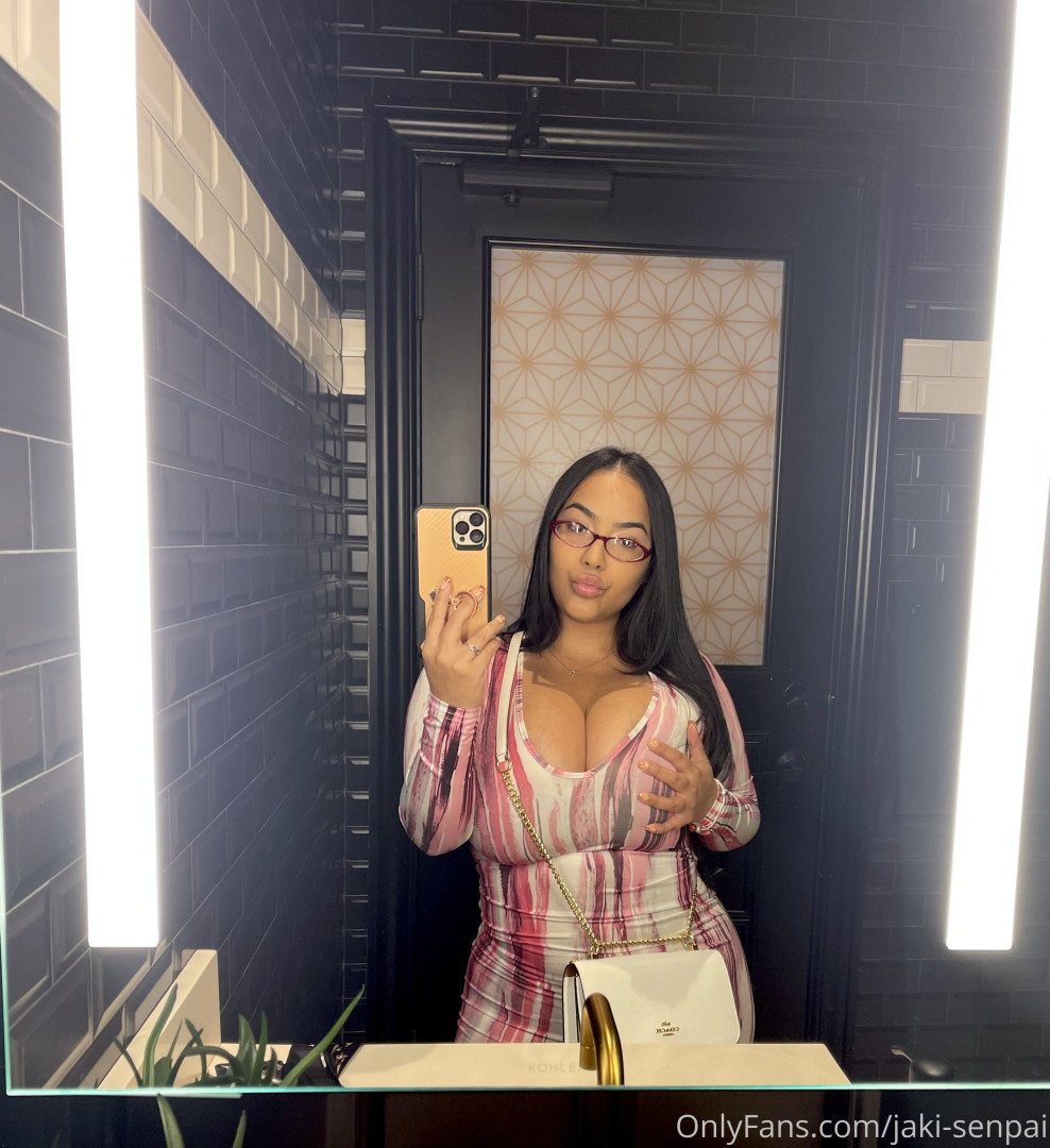 Photo by jaki-senpai published on September 1,2023 08:41:52 - BestThots