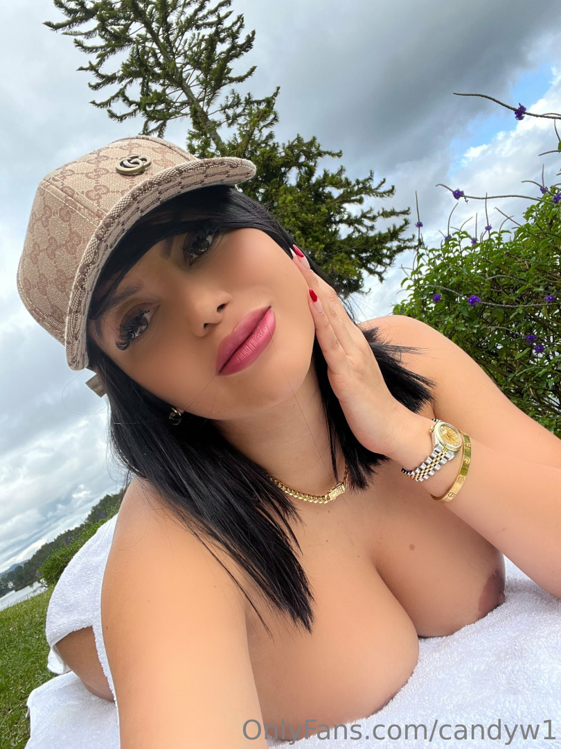 Photo by candyw1 published on October 16,2023 05:52:15 - BestThots