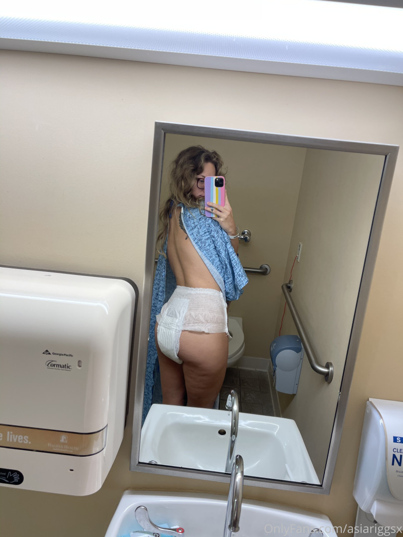 Photo by asiariggsx published on October 15,2023 16:52:04 - BestThots