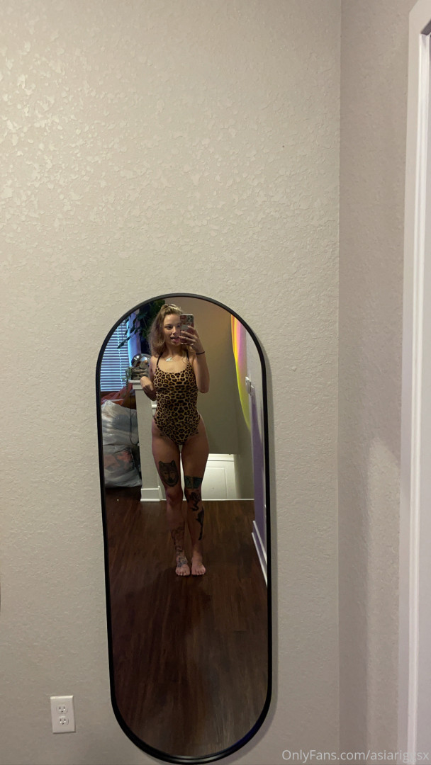 Photo by asiariggsx published on October 15,2023 16:56:36 - BestThots