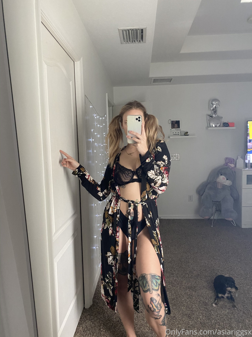 Photo by asiariggsx published on October 15,2023 17:47:13 - BestThots