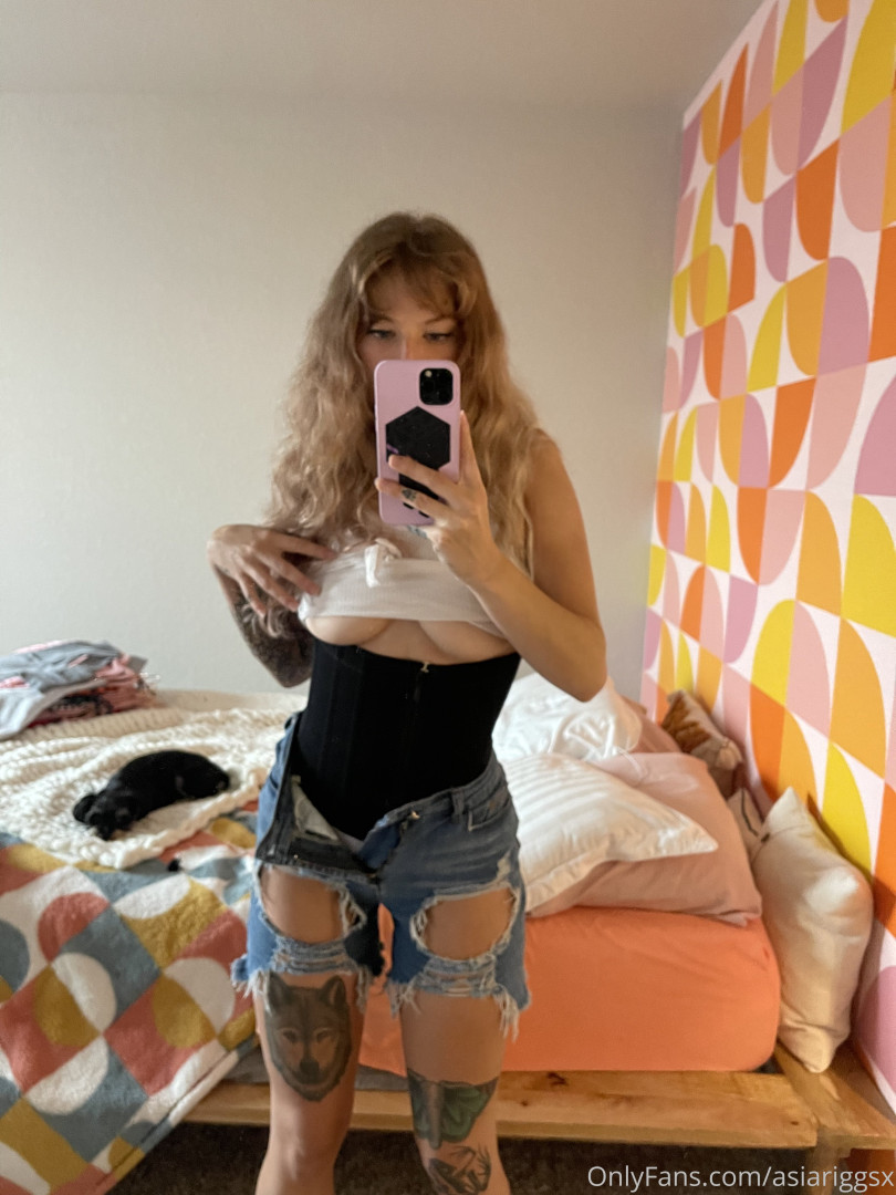 Photo by asiariggsx published on October 15,2023 21:53:25 - BestThots