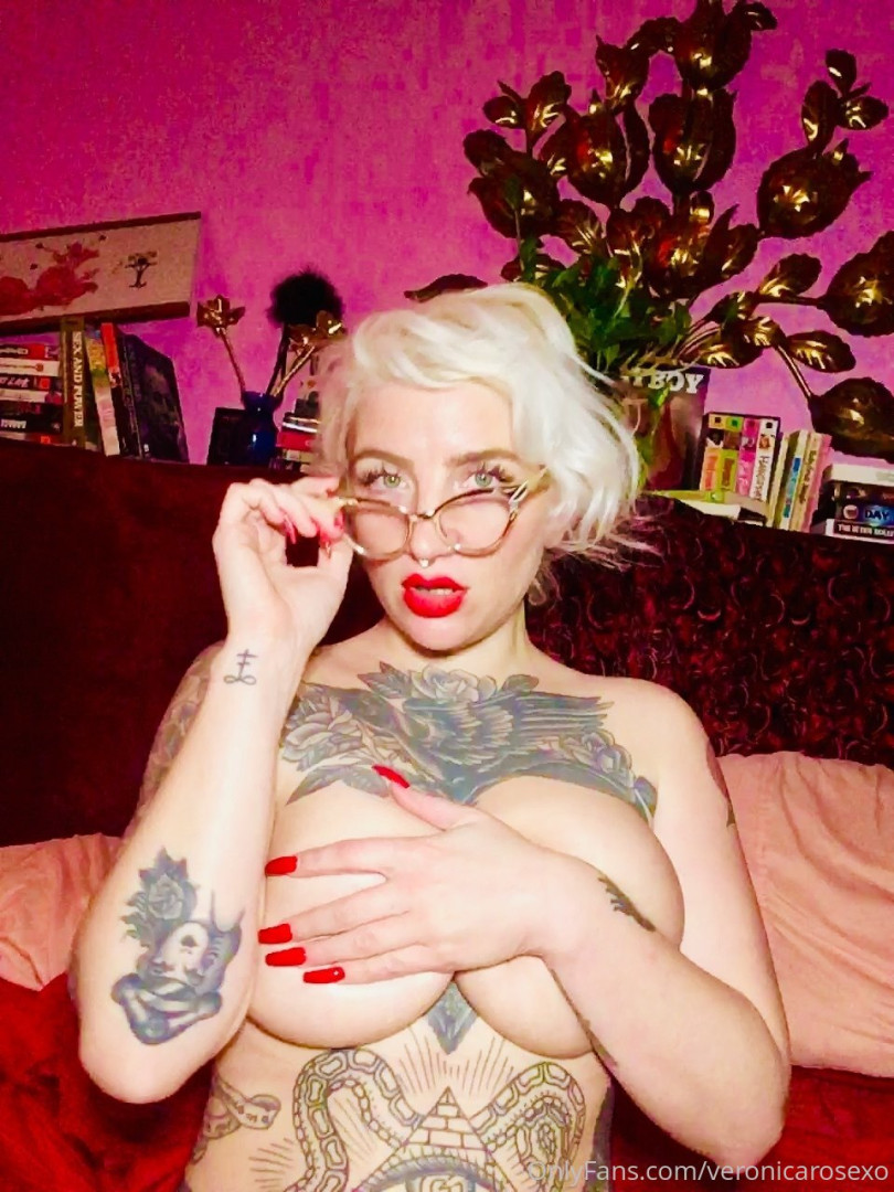 Photo by veronicarosexo published on October 11,2023 18:52:13 - BestThots