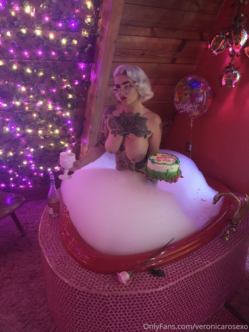 Photo by veronicarosexo published on October 11,2023 19:01:48 - BestThots