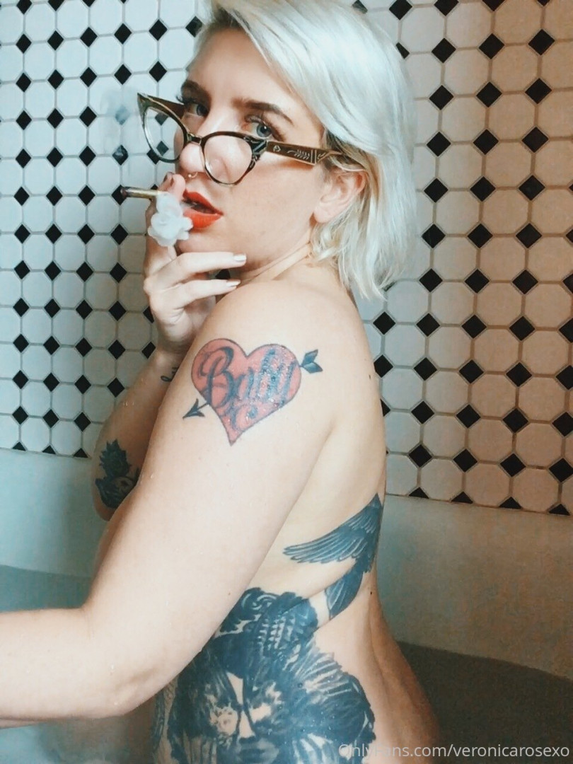Photo by veronicarosexo published on October 11,2023 20:55:19 - BestThots