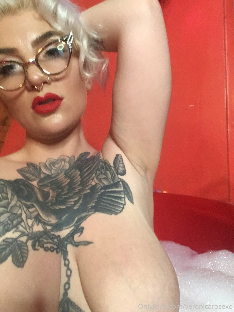 Photo by veronicarosexo published on October 11,2023 22:03:05 - BestThots