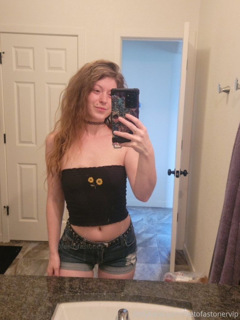 Photo by feetofastonervip published on January 14,2024 11:44:11 - BestThots