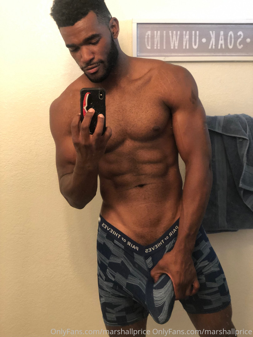 Photo by officialgreysweatsking published on August 1,2023 08:31:57 - BestThots