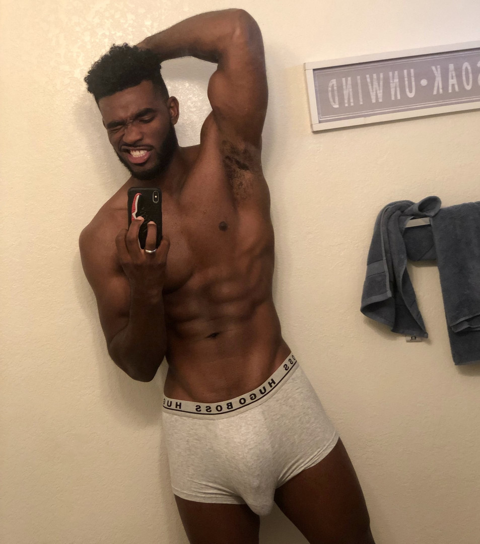 Photo by officialgreysweatsking published on August 1,2023 08:32:12 - BestThots