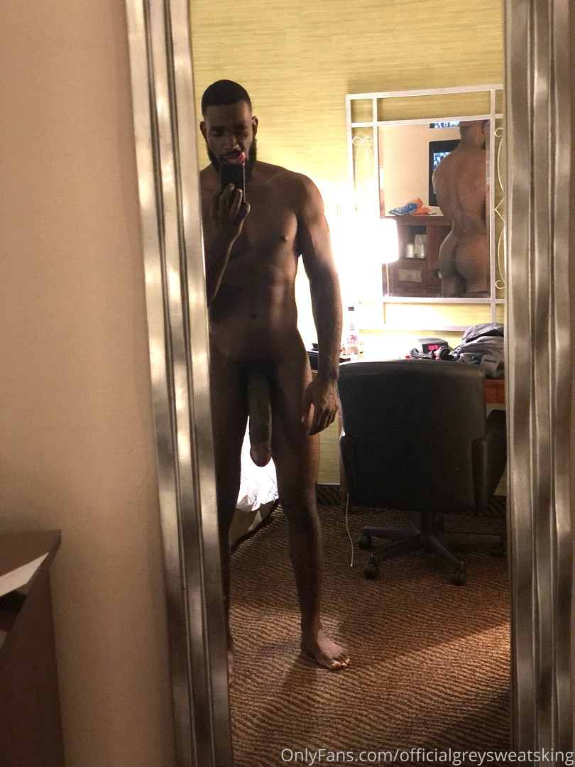 Photo by officialgreysweatsking published on August 1,2023 08:33:09 - BestThots