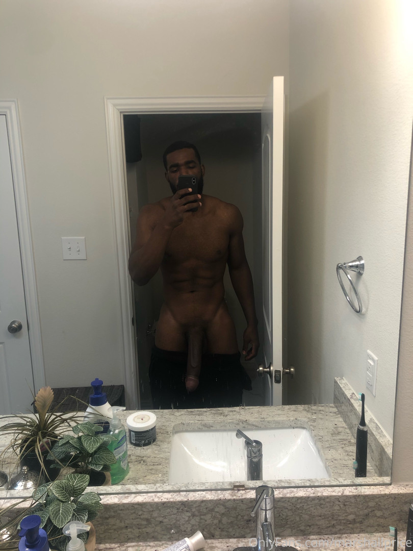 Photo by officialgreysweatsking published on August 1,2023 08:33:28 - BestThots