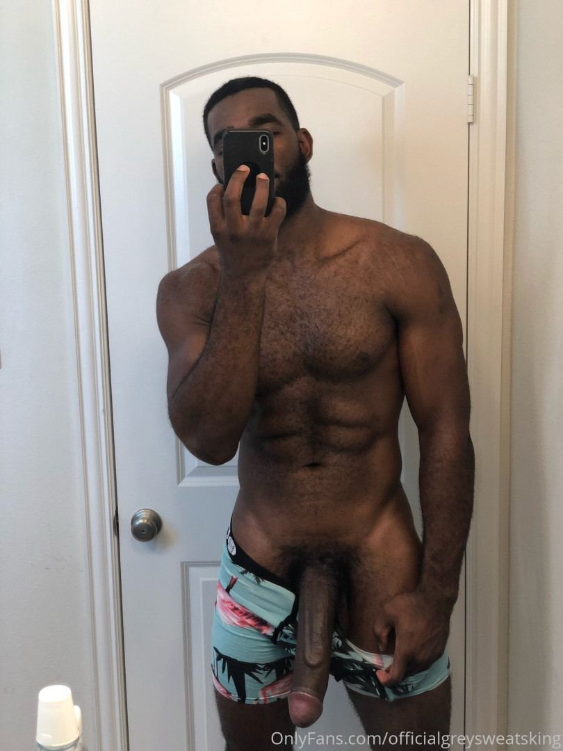 Photo by officialgreysweatsking published on August 1,2023 08:34:32 - BestThots
