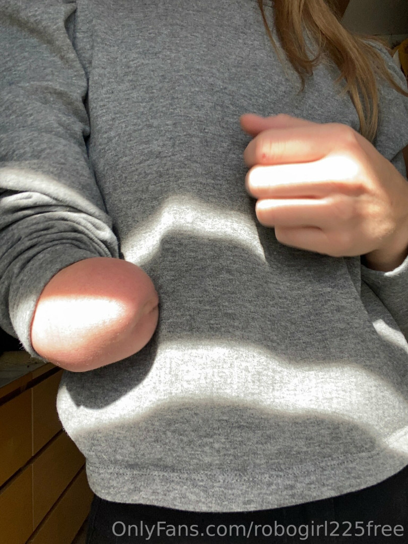 Photo by robogirl225free published on October 16,2023 12:45:06 - BestThots