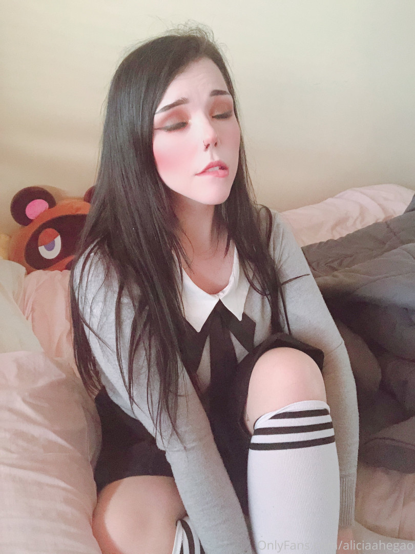 Photo by aliciaahegao published on July 22,2023 05:18:30 - BestThots