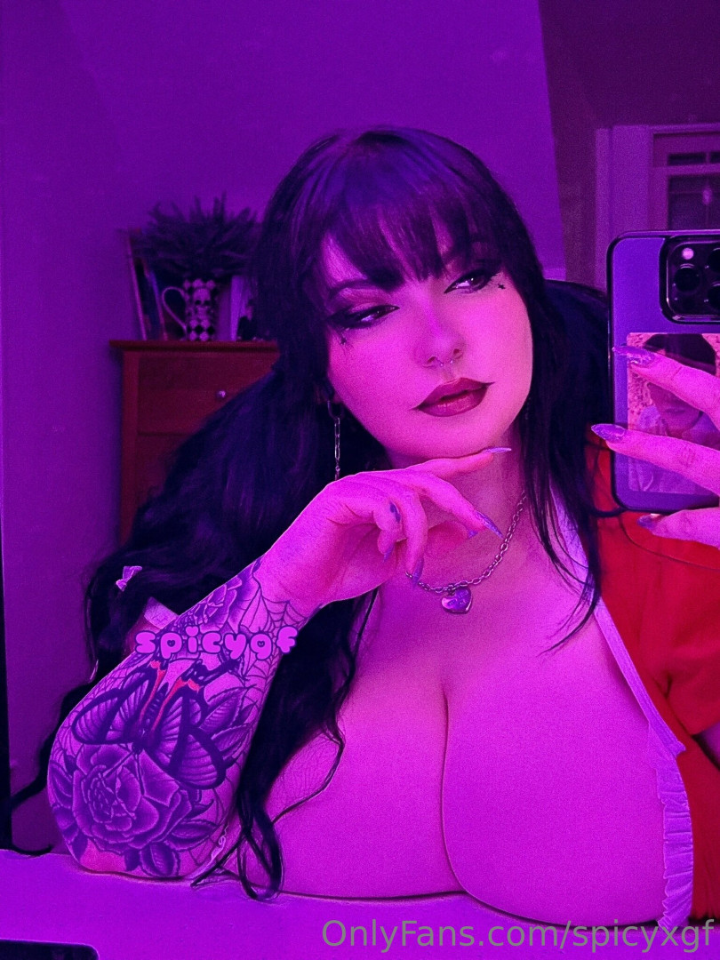 Photo by spicyxgf published on May 17,2023 17:04:20 - BestThots