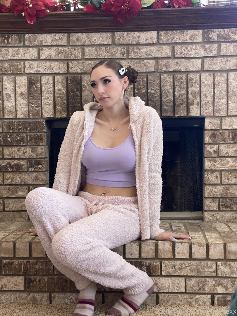 Photo by chelsiexx published on January 11,2024 04:42:50 - BestThots