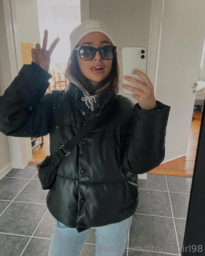 Photo by fitnessgirl98 published on May 27,2023 01:15:31 - BestThots