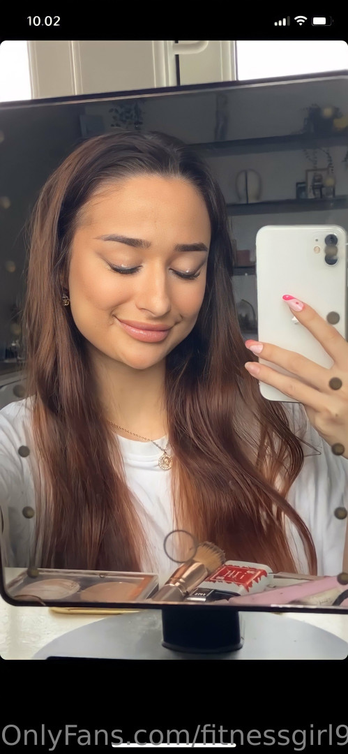 Photo by fitnessgirl98 published on May 27,2023 01:15:34 - BestThots