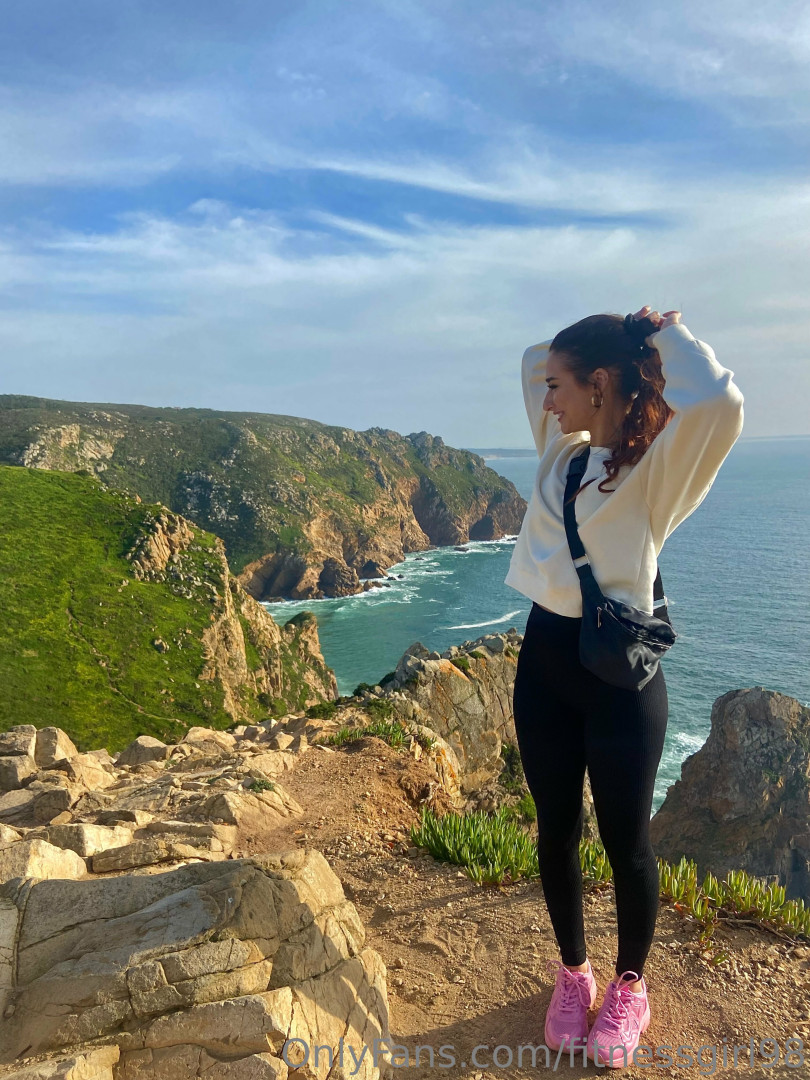 Photo by fitnessgirl98 published on May 27,2023 01:15:37 - BestThots