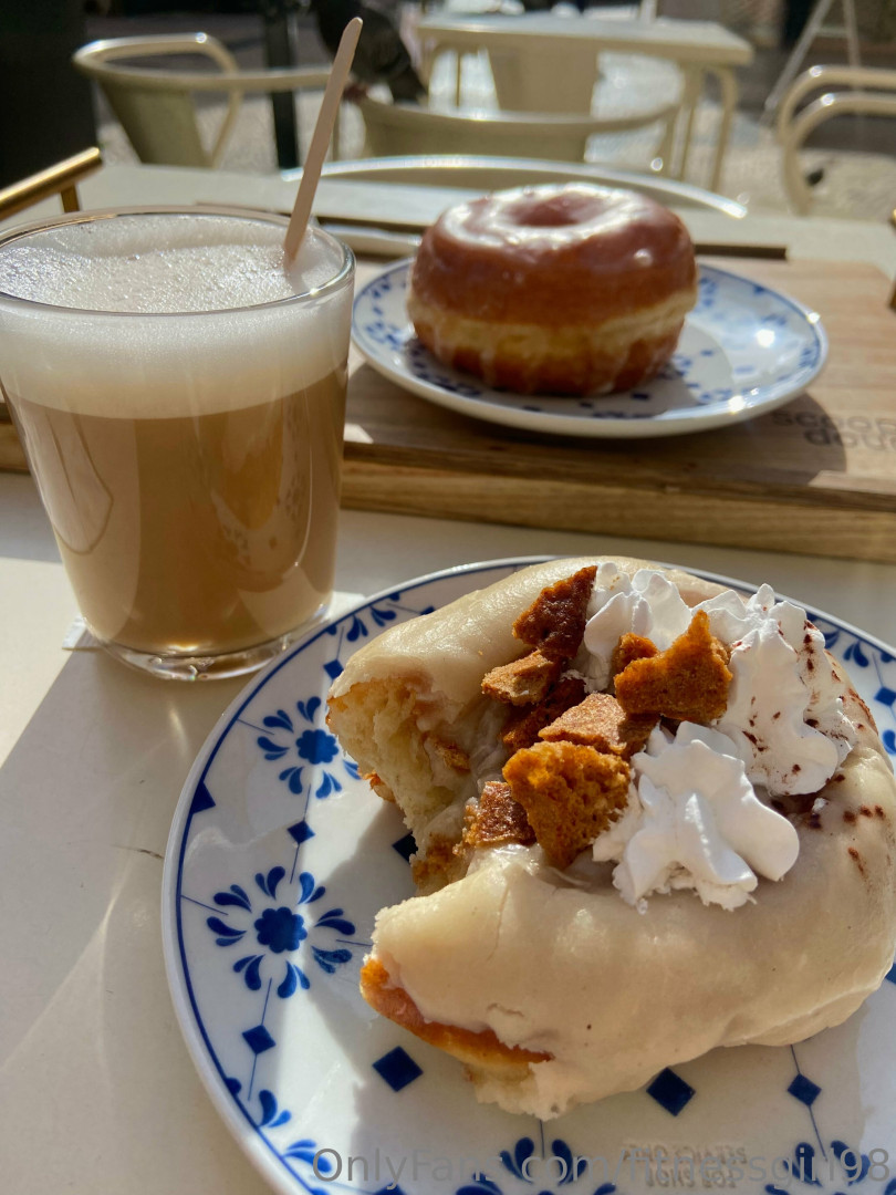 Photo by fitnessgirl98 published on May 27,2023 01:16:10 - BestThots