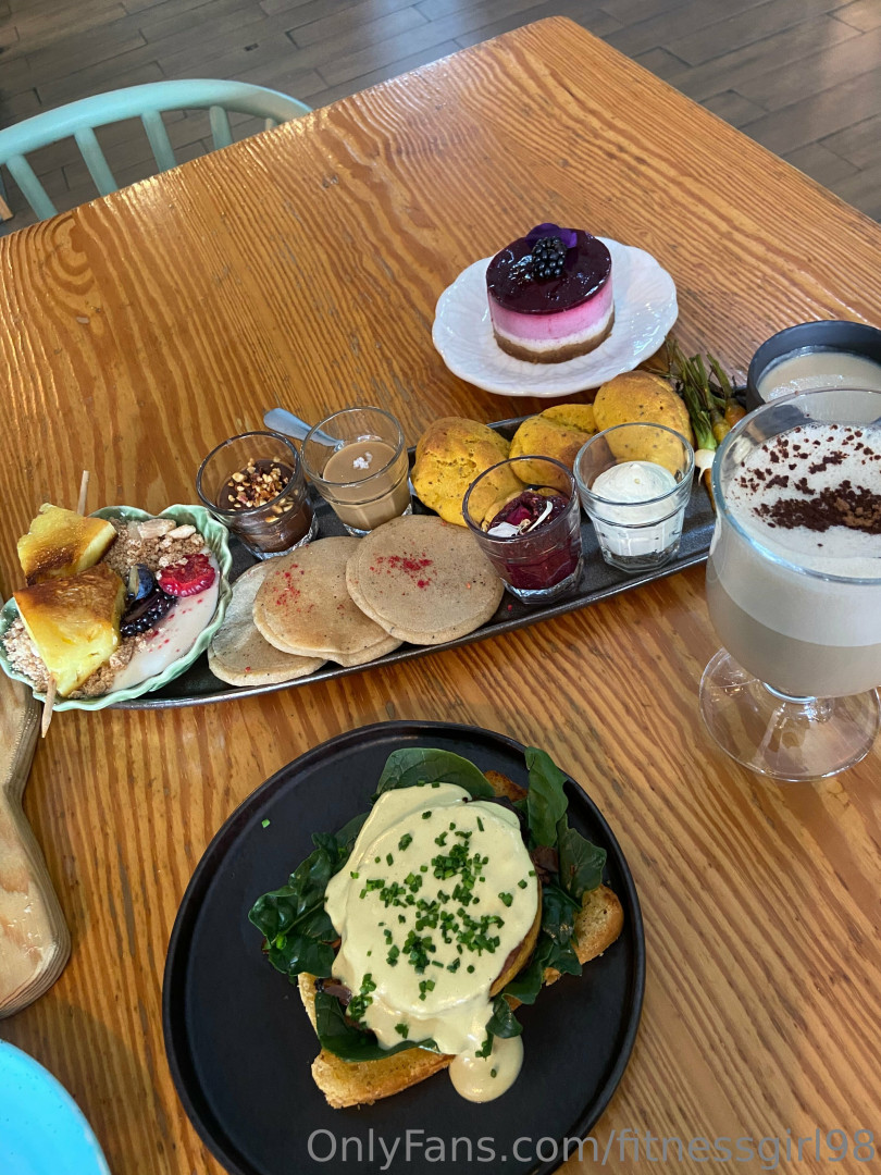 Photo by fitnessgirl98 published on May 27,2023 01:16:45 - BestThots