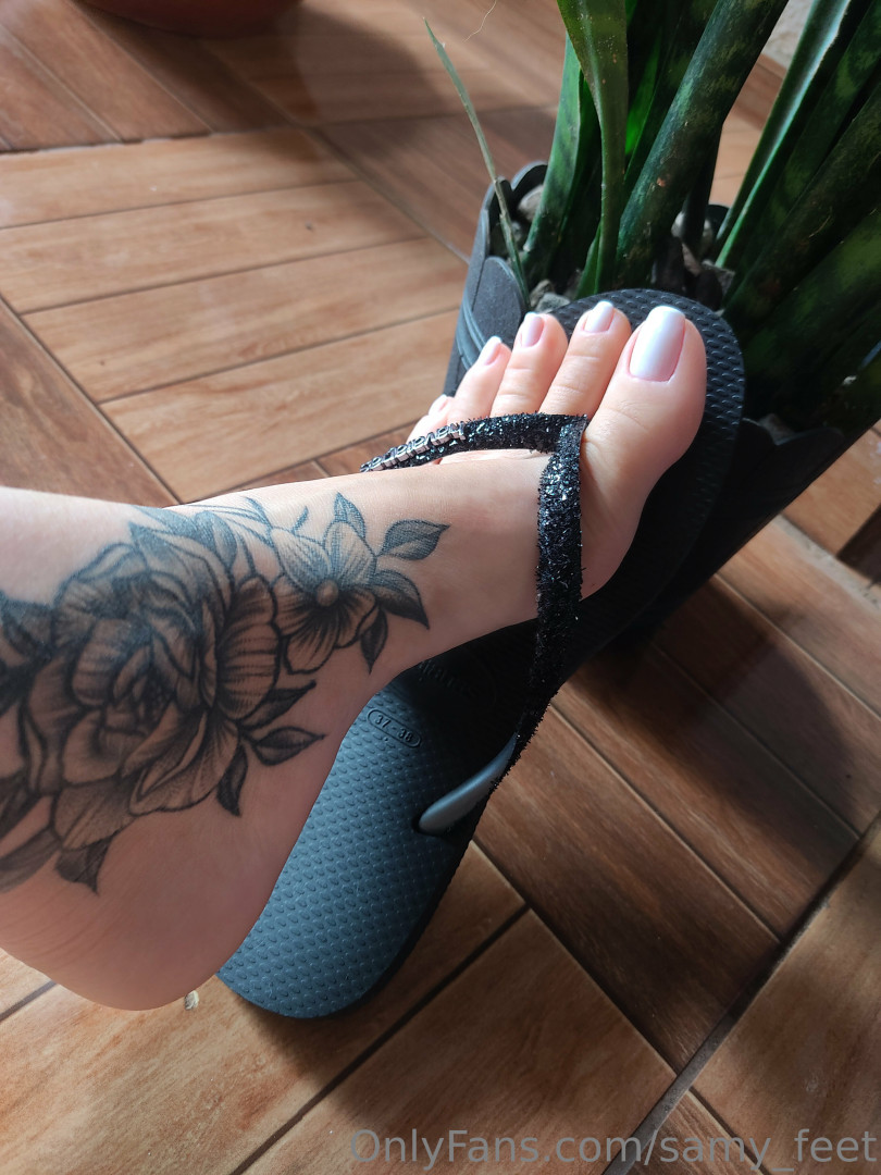 Photo by samy_feet published on October 15,2023 23:11:25 - BestThots